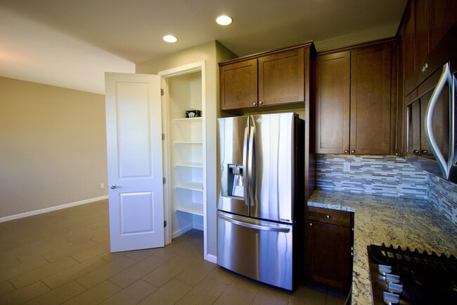 Building Photo - 656 Sea Anchor Dr