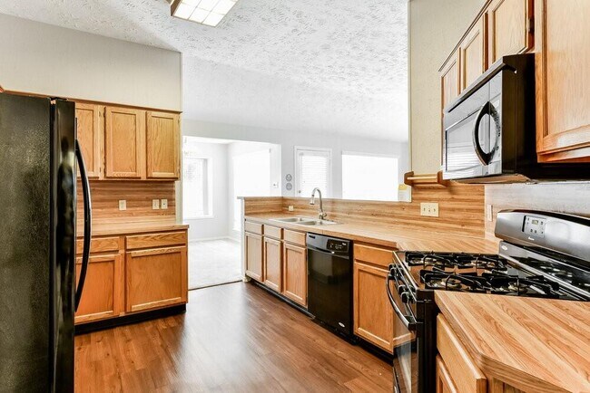 Building Photo - 1227 Hidden Canyon Rd