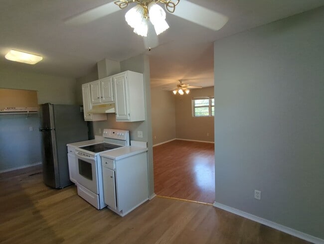 Building Photo - 3 Bedroom House in Harrison
