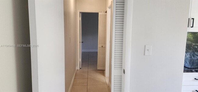 Building Photo - 6265 SW 31st St