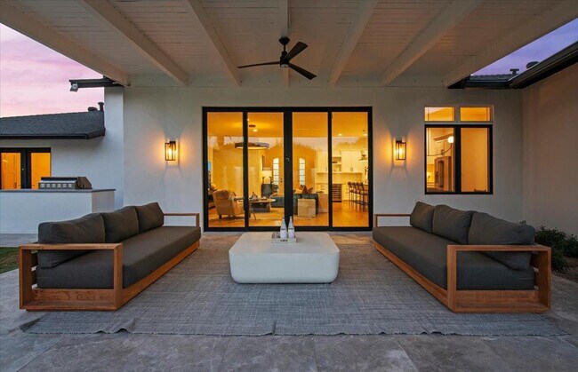 Building Photo - 3631 N 54th Ct