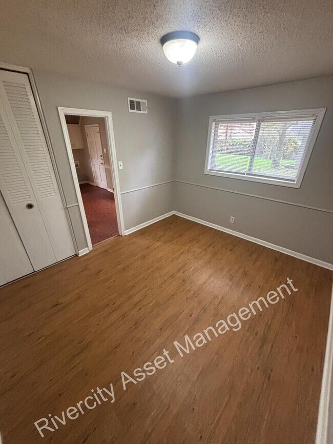 Building Photo - Cute 3 bedroom 1 bathroom home in Parkway Village Area!!! Section 8 Welcomed !!!