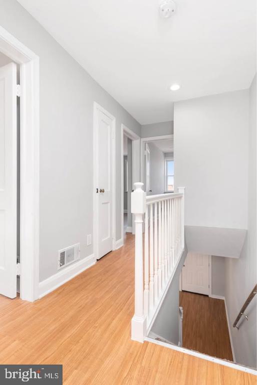 Building Photo - 114 Riverthorn Rd