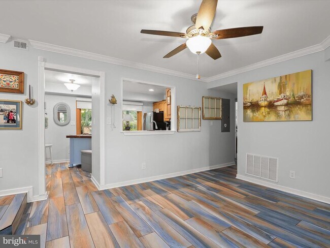 Building Photo - 7024 Channel Village Ct