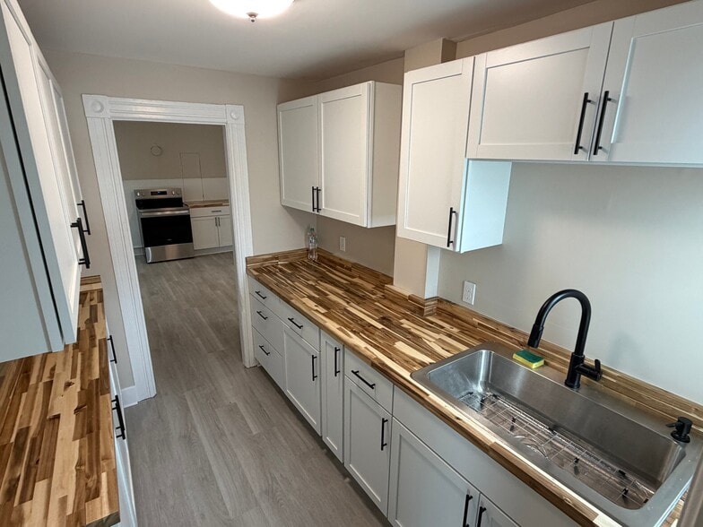 Building Photo - 503 Rimmon St