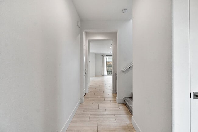 Building Photo - 863 Orchard Hills Rd