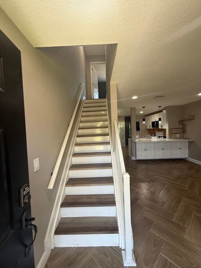 Building Photo - 102 Kristi Ann Ct