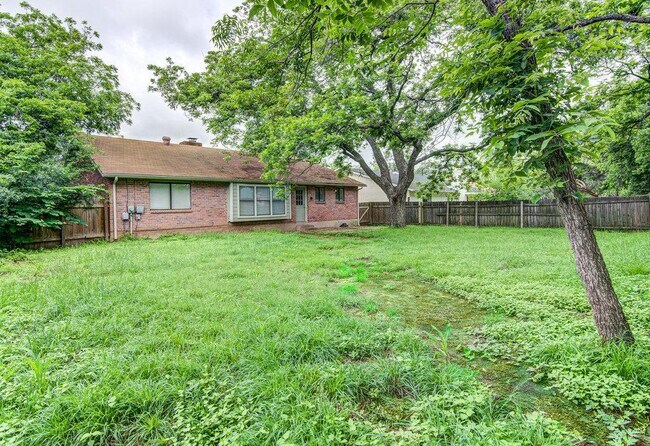 Building Photo - 12111 Missel Thrush Ct