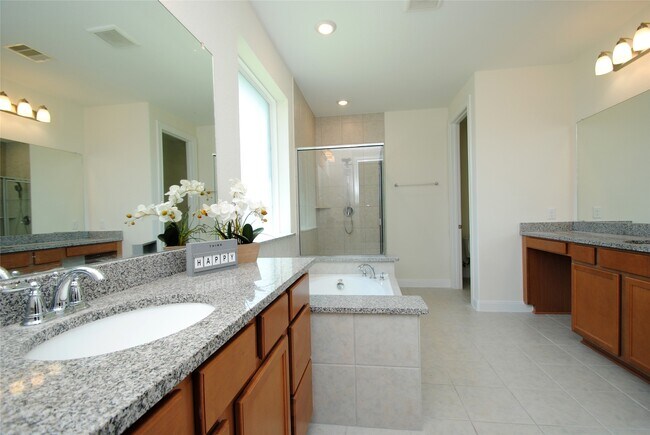 Building Photo - 26806 Skylark Blf Trl