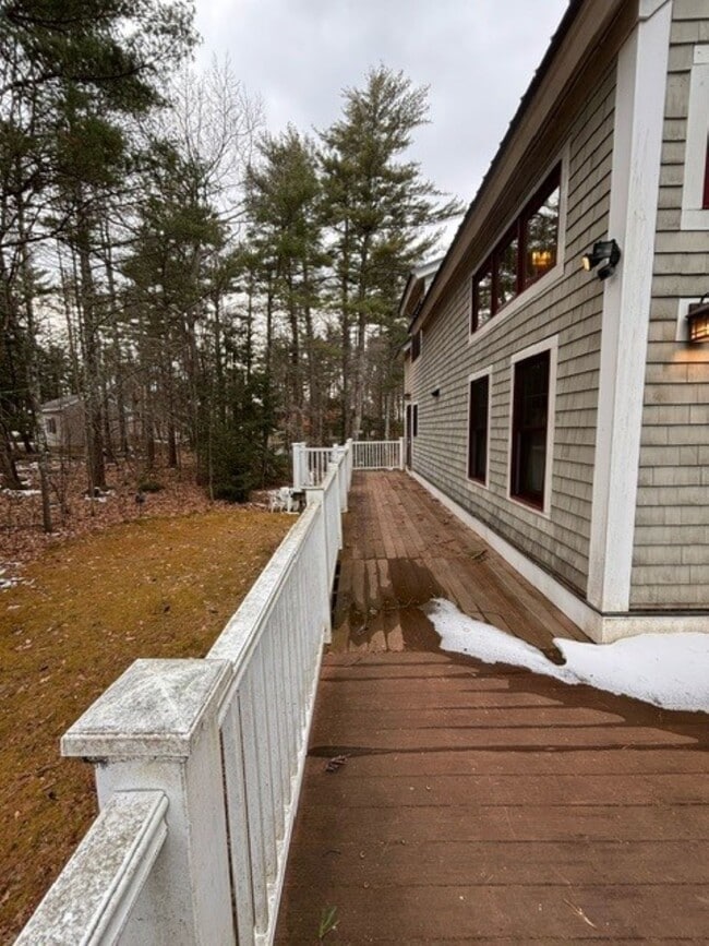 Building Photo - 62 Heights Rd