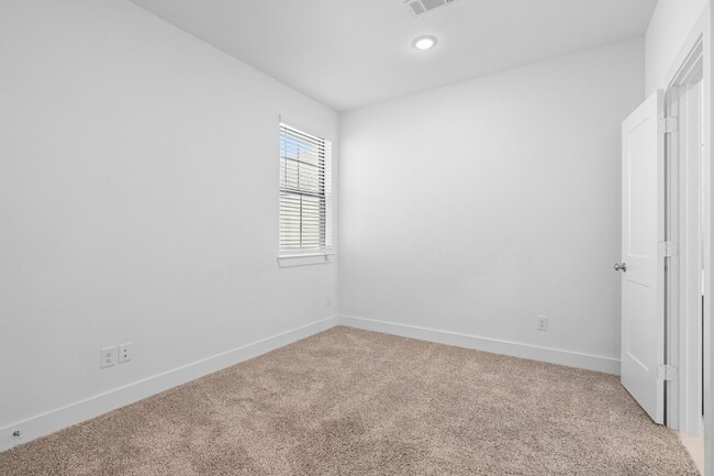 Building Photo - 7810 Starfish Arbor Dr