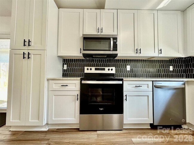 Building Photo - 332 Cassidy Ln