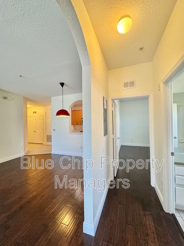 Building Photo - 6402 Cava Alta Dr