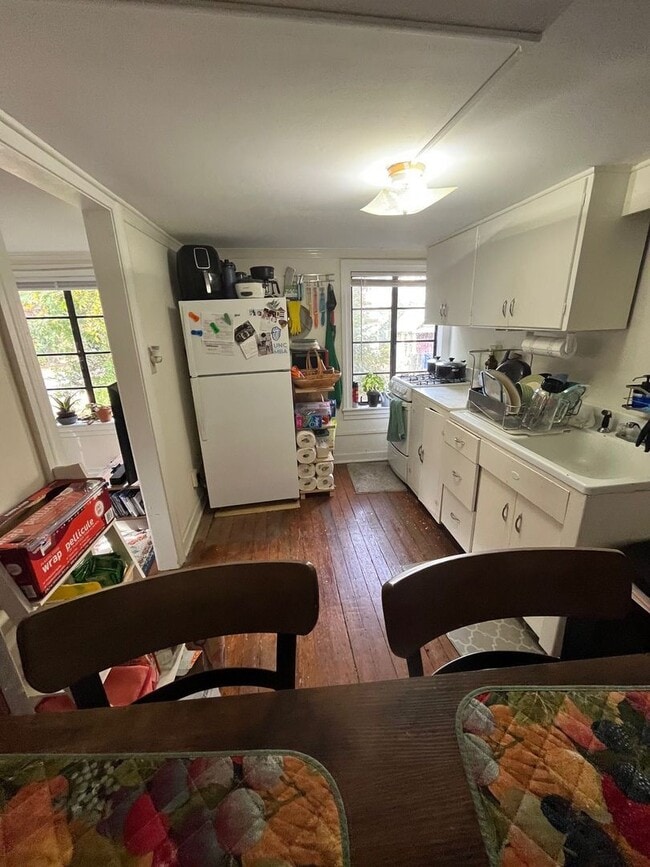 Building Photo - Charming 1BR Apartment Steps from UNC – Water & Electric Included!