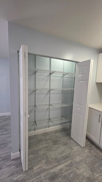 Unit 2 - 3740 SW 40th St