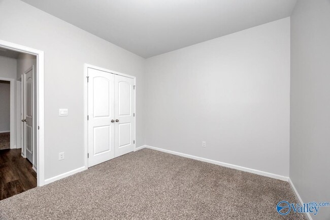 Building Photo - 157 High Leaf Dr