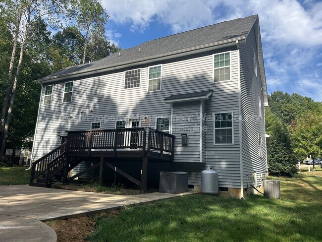 Building Photo - 142 Bexley Way