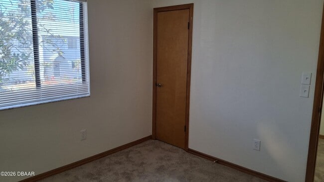 Building Photo - 1302 Deer Springs Rd