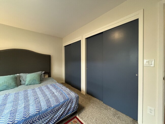 Building Photo - Comfortable Living in Bethany with Two Separate Units, Expansive 0.45-Acre Lot & Versatile Detach...