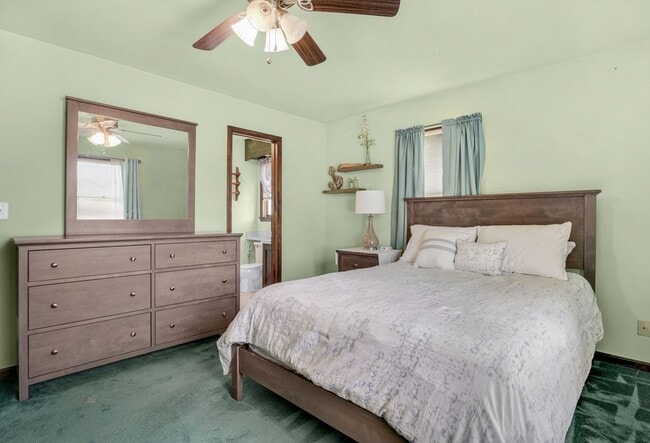 Building Photo - 5457 Warren St