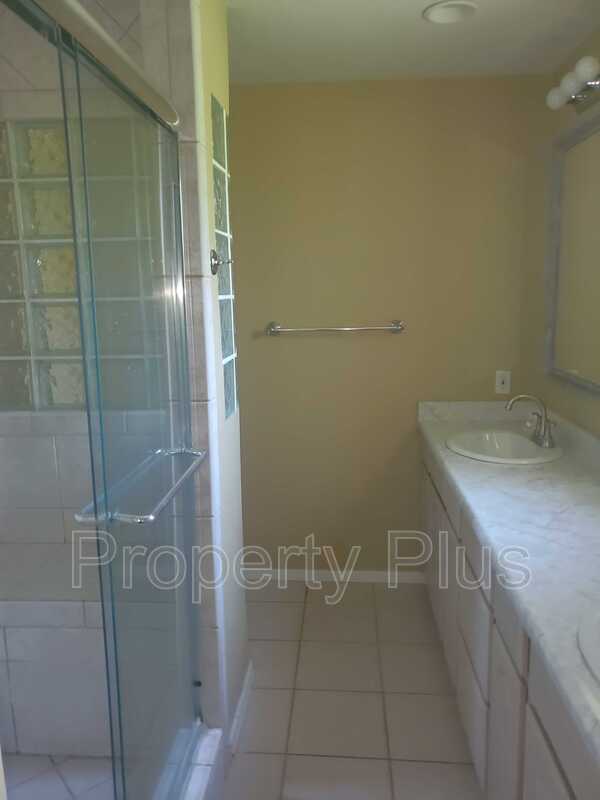 Building Photo - 5332 N 82nd St