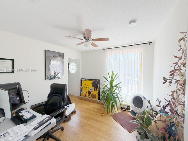 Building Photo - 5005 Northern Lights Dr