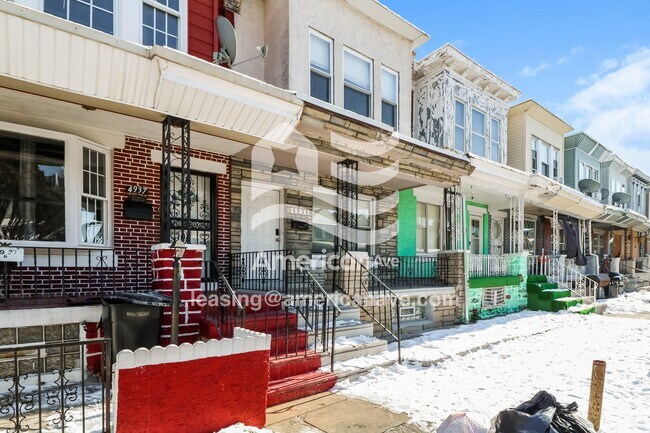 Building Photo - 4935 N Franklin St