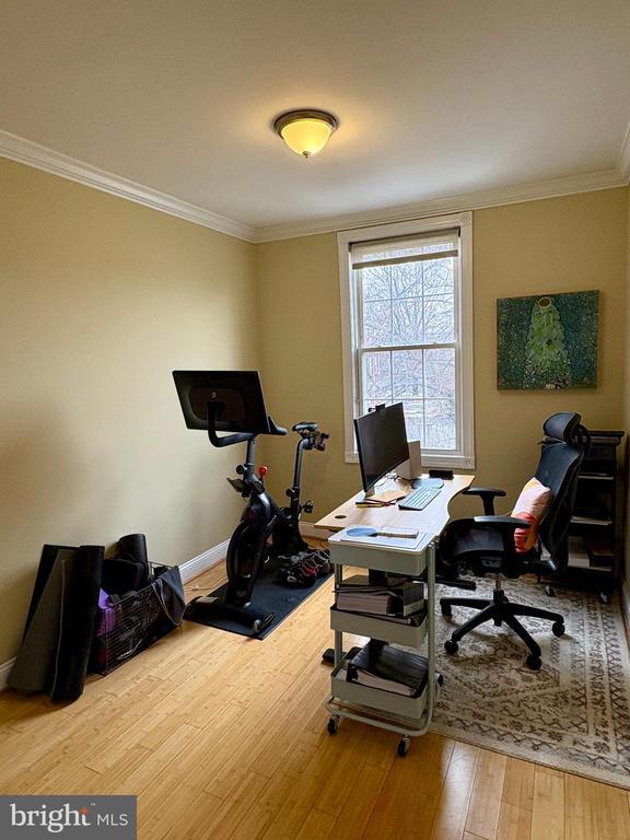 Building Photo - 1011 8th St NE