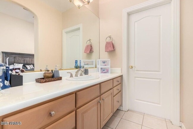 Building Photo - 8115 E Sand Flower Dr