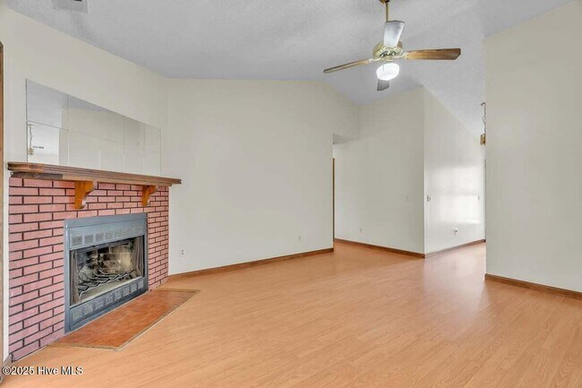 Building Photo - 295 Riggs Rd