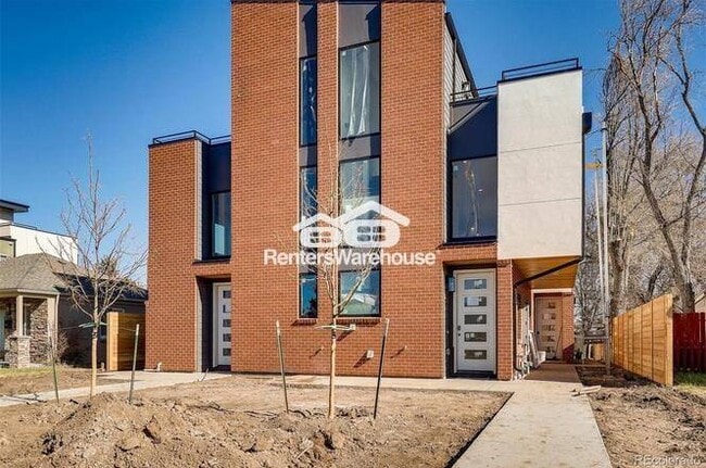 Primary Photo - Beautiful 2 bed 2.5 bath Townhome Availabl...