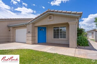 Building Photo - Remodeled 3 Bedroom Townhome with Great Vi...