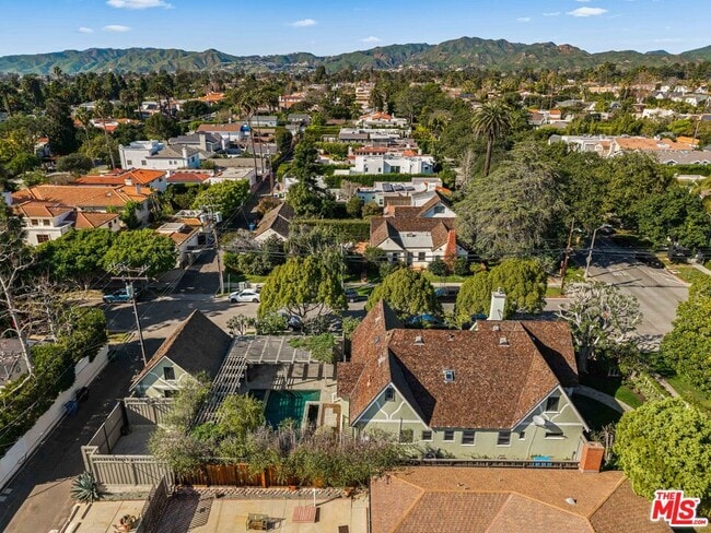 Building Photo - 602 11th St