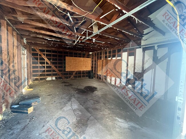 Building Photo - Cute and Cozy