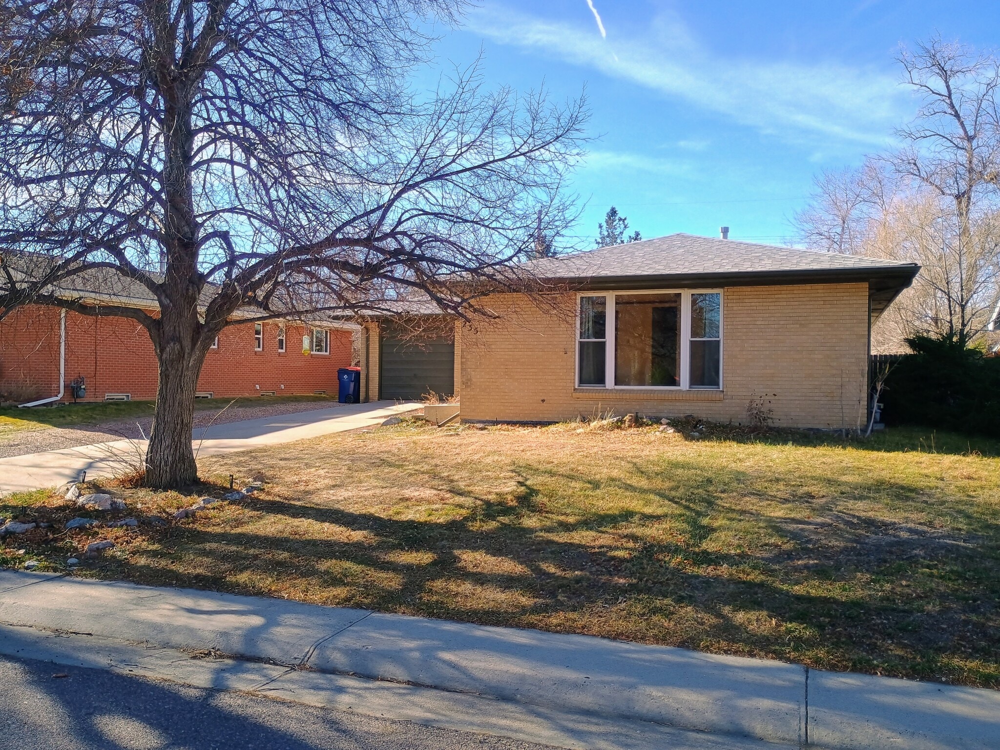 Building Photo - 235 Hemlock St