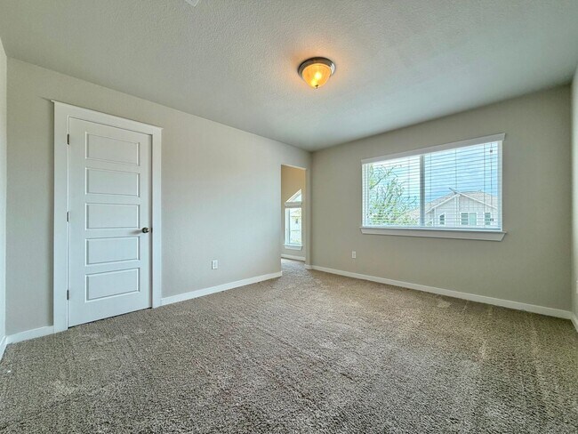 Building Photo - 5404 Bonneville Bend