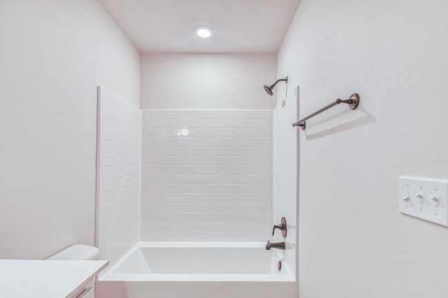 Building Photo - Brand New Construction in Varenna Landing!