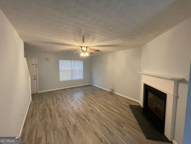 Building Photo - 360 Springbottom Dr SE