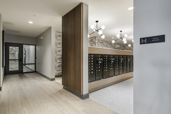 Building Photo - 5424 Old Orchard Rd