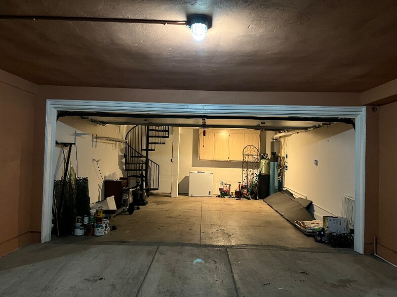 Building Photo - 3734 First Ave.