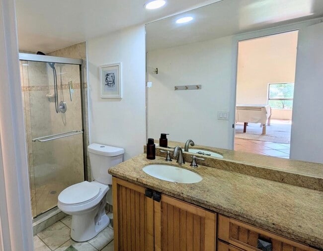 Building Photo - 3100 N Palm Aire Dr