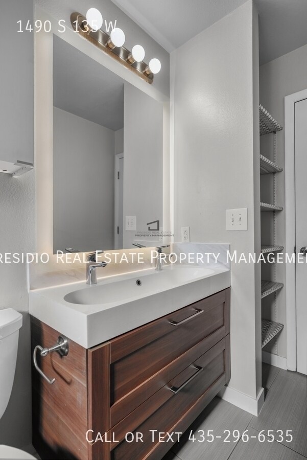 Building Photo - 1490 S 135 W