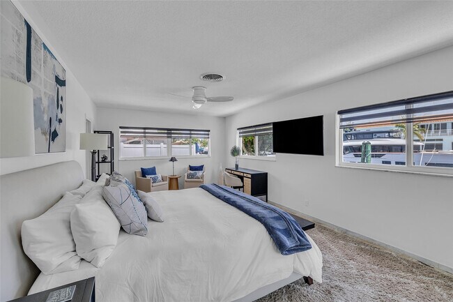 Building Photo - 3108 NE 42nd Ct