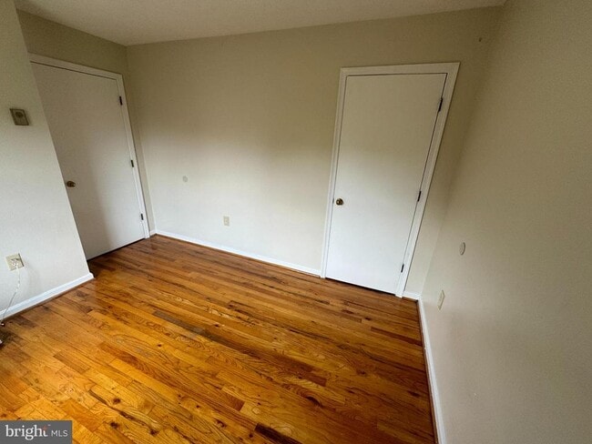 Building Photo - 205 Little River Dr