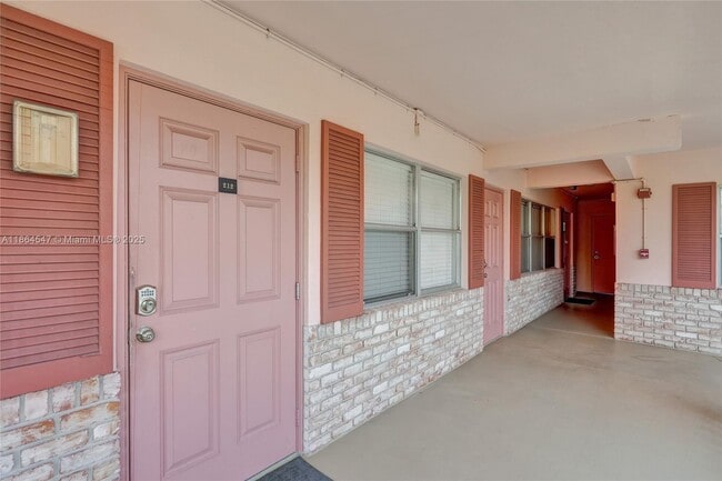 Building Photo - 2451 NE 49th St