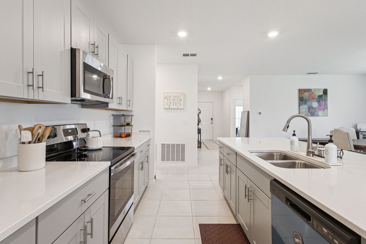 Building Photo - 1099 Calico Pointe Cir