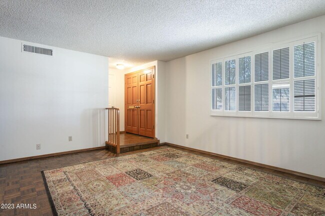 Building Photo - 4662 N 19th Ave