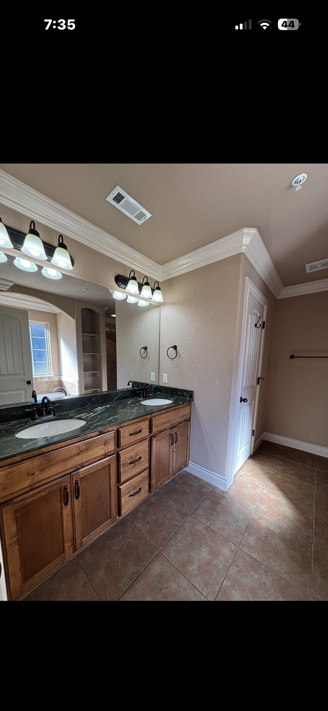 Building Photo - Branson Creek