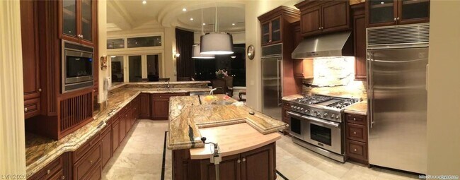 Building Photo - 8741 Newport Isle Ct