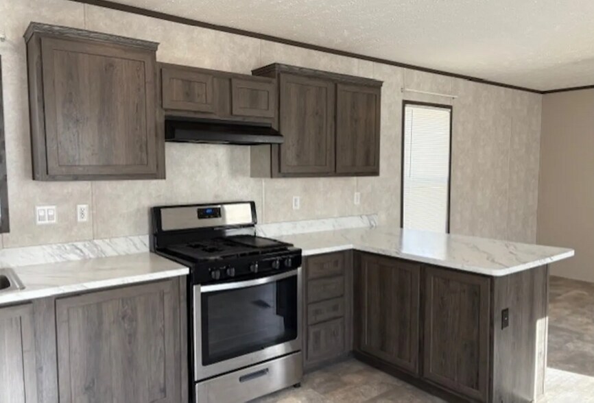 Building Photo - 28 W Legrand Ave